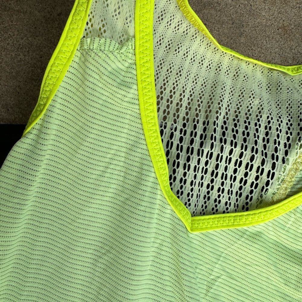 Lululemon size Small tank